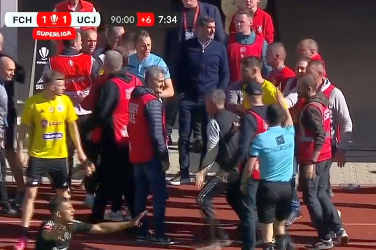 Filmul scandalului de la Hermannstadt - U Cluj: „S-au umflat mușchii pe el. Să-și lucreze și creierul la sală!” » Ce a declanșat încăierarea generală