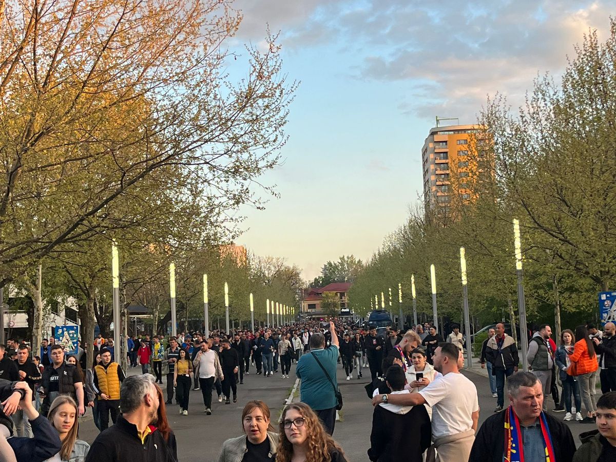 Agitație la stadion, în fan zone, înainte de FCSB - CSU Craiova