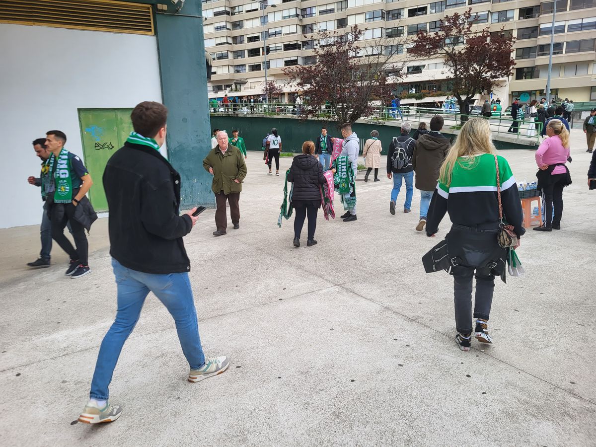 Gazeta a asistat la Sporting - Benfica, derby-ul de titlu din Portugalia »  Cum arată Lisabona într-o zi de derby: baruri pline și zero incidente