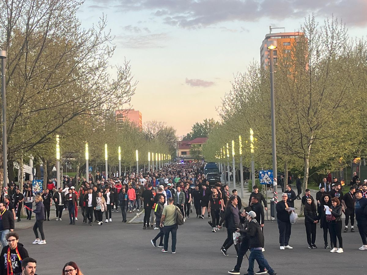 Agitație la stadion, în fan zone, înainte de FCSB - CSU Craiova