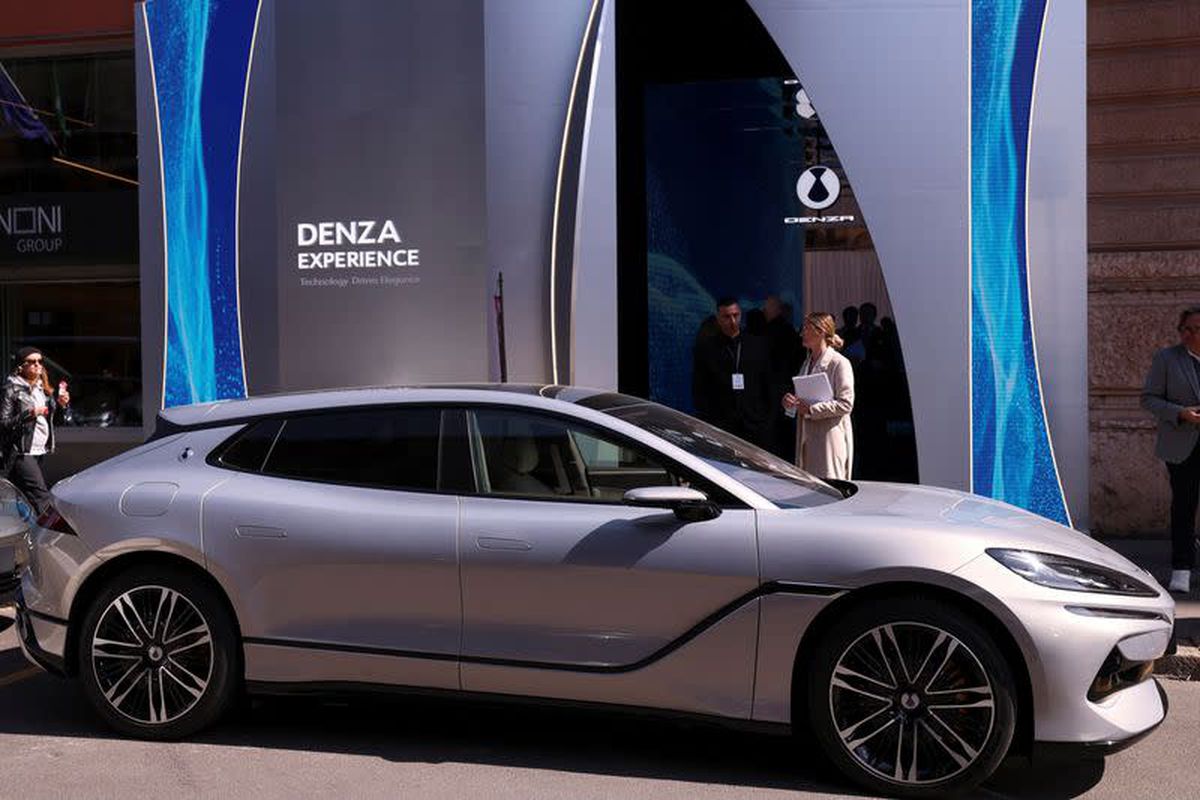 Noua mașină premium a chinezilor a fost lansată în Europa » Vine să se bată cu Mercedes și BMW, prețul este mult mai mic