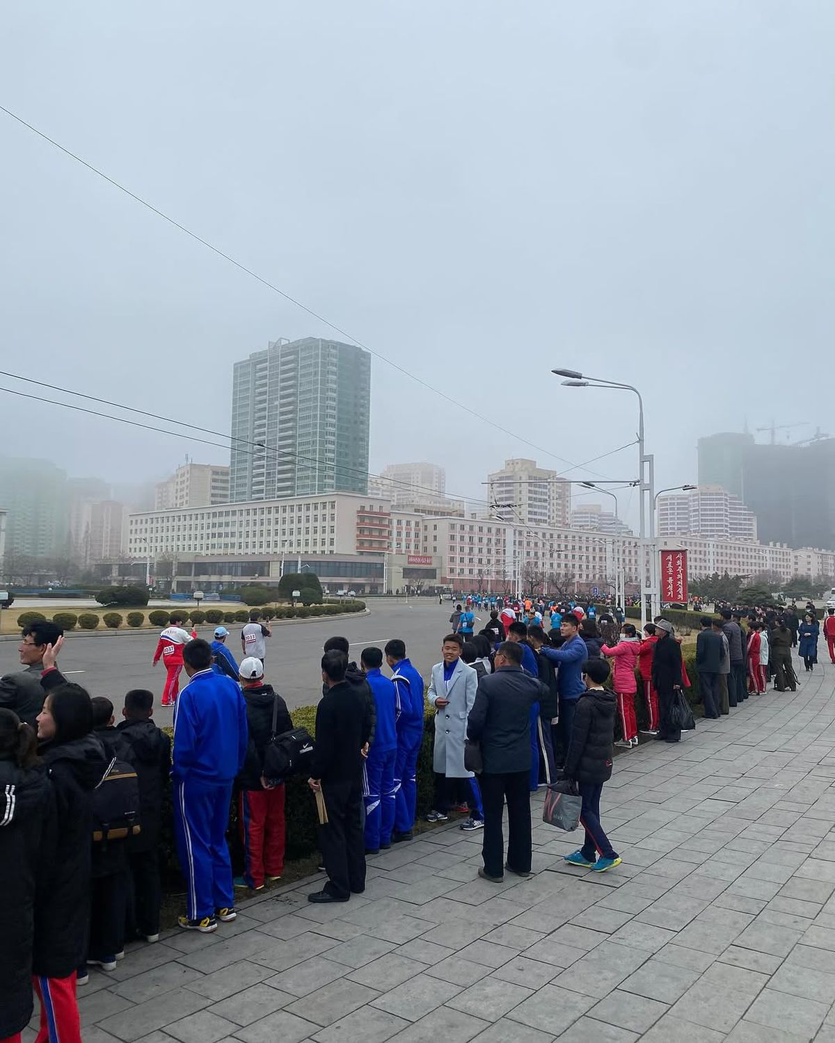 „Am fost cu nord-coreenii la o bere. Unul dintre ei s-a abțiguit și s-a dezbrăcat” » Dezvăluirile românului din Brașov care a alergat la maratonul de la Phenian