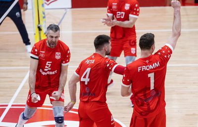 Dinamo, la un meci de titlul de campioană » SCM Craiova, aproape de medalia de bronz la volei masculin