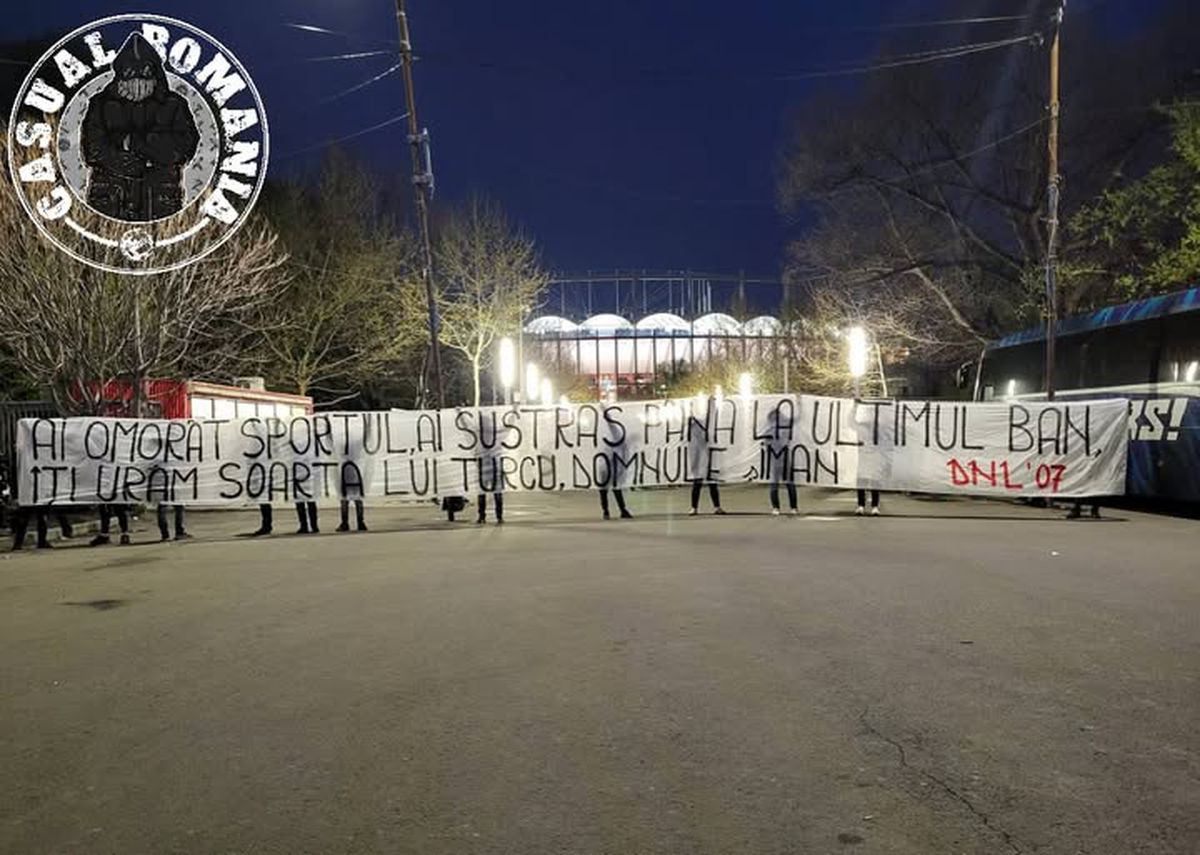 Toate mesajele galeriilor la Rapid - Dinamo: derapaj rasist și atacuri în valuri la adresa conducerii