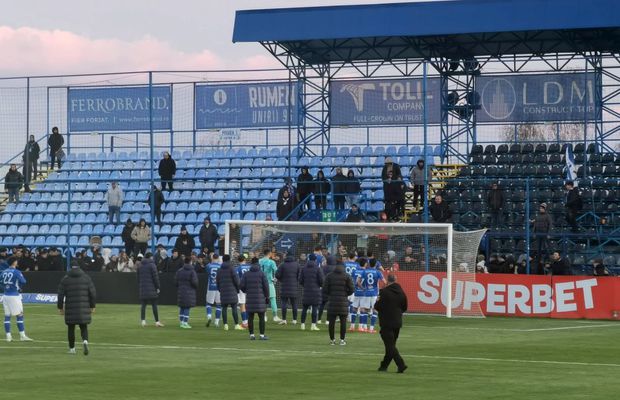 Galeria Farului i-a cerut demisia lui Hagi! Ce nu s-a văzut la TV în meciul cu Slobozia