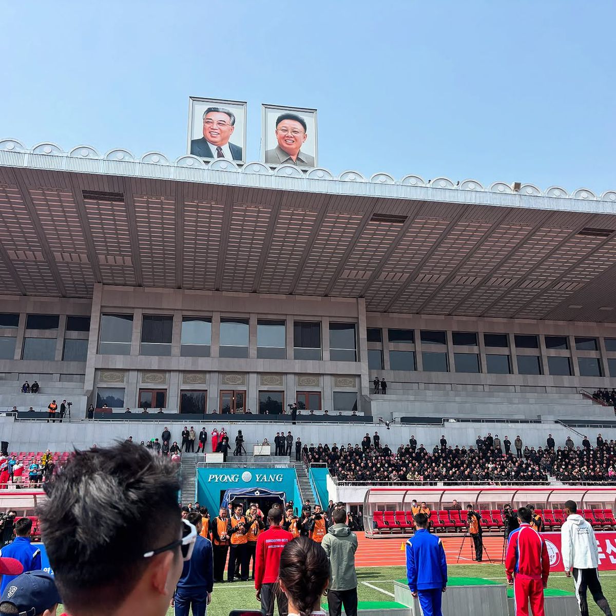 „Am fost cu nord-coreenii la o bere. Unul dintre ei s-a abțiguit și s-a dezbrăcat” » Dezvăluirile românului din Brașov care a alergat la maratonul de la Phenian