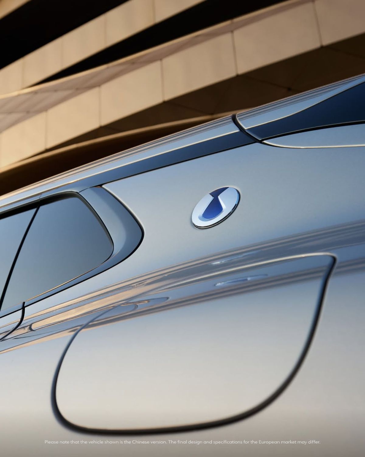 Noua mașină premium a chinezilor a fost lansată în Europa » Vine să se bată cu Mercedes și BMW, prețul este mult mai mic