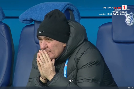 Cum a fost surprins Gică Hagi, cu câteva minute înainte de Farul - Unirea Slobozia, foto: captură Prima Sport