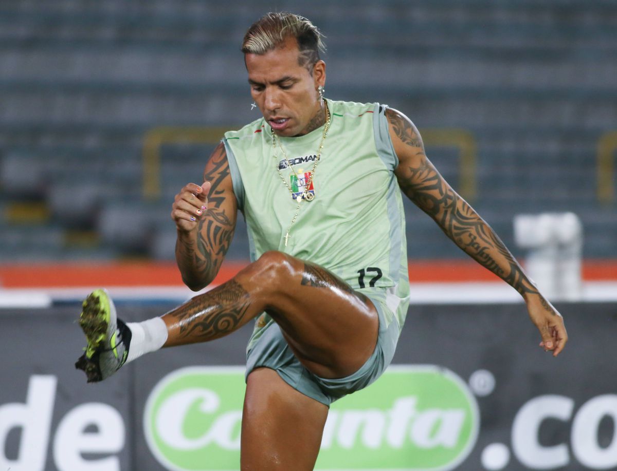 Dayro Moreno a scris istorie în Columbia! Comentatorul a început să cânte în direct, colegii i-au adus coroana pe gazon » Scene UNICE în fotbal