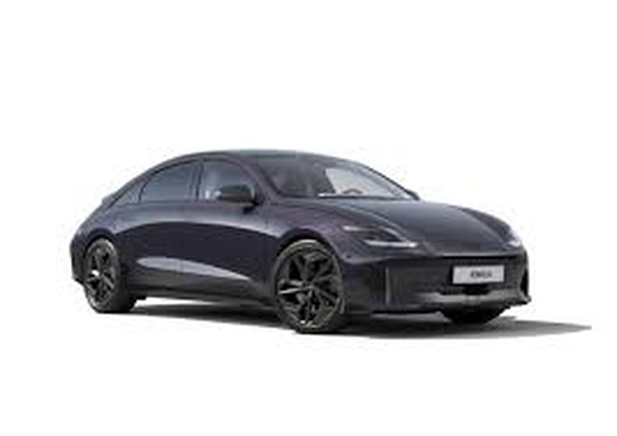 Mașina tot mai iubită de români a lansat un nou model! Are „bot de rechin” și e mai ieftină decât Toyota sau Nissan