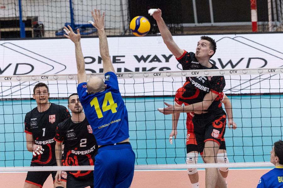 Dinamo, la un meci de titlul de campioană » SCM Craiova, aproape de medalia de bronz la volei masculin