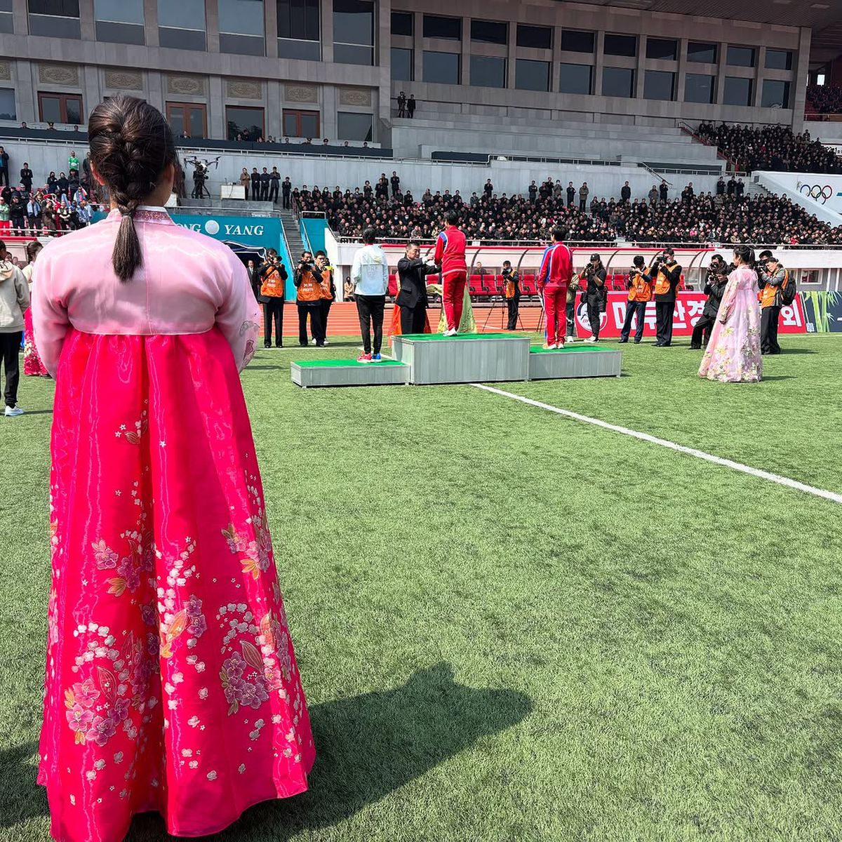 „Am fost cu nord-coreenii la o bere. Unul dintre ei s-a abțiguit și s-a dezbrăcat” » Dezvăluirile românului din Brașov care a alergat la maratonul de la Phenian