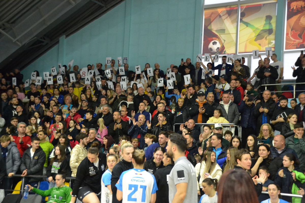 Turneul de retragere al Cristinei Neagu a ajuns la Zalău, casa „rivalului” Gheorghe Tadici » Cei doi s-au întâlnit în fața galeriei: moment unic