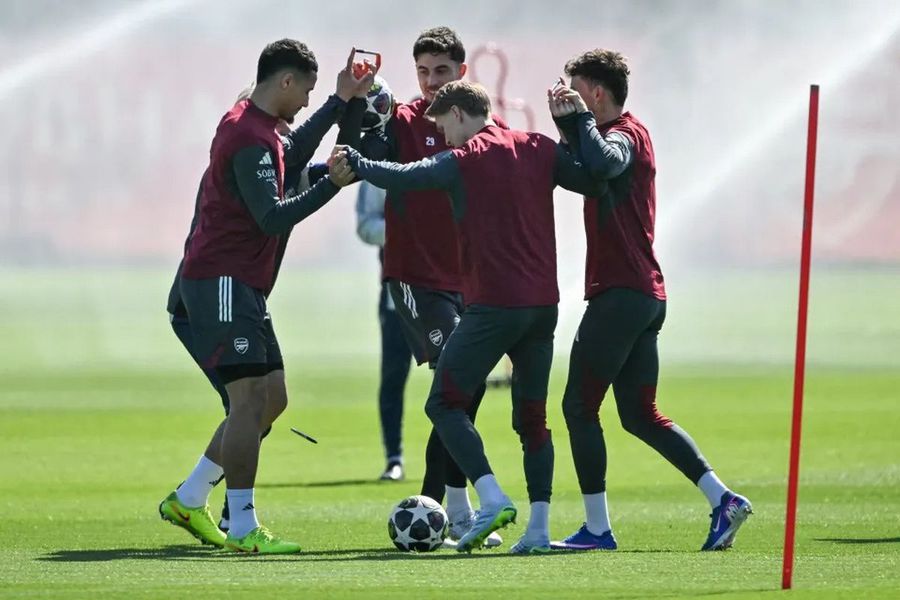 Bizareriile lui Mikel Arteta » Antrenament cu pixuri și un discurs ciudat