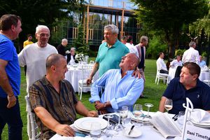 Florin Prunea, amintiri de aur cu Mircea Lucescu: „Ne dădea pe ascuns echipament Puma în plus” + „Lui Lupescu și Răducioiu le fixa piciorul cu mâna!”