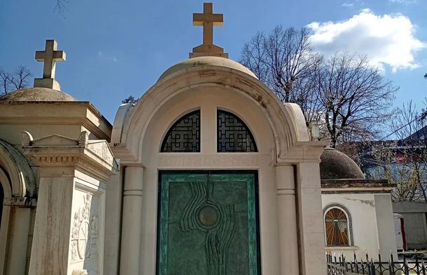 Unde va fi înmormântat Mircea Lucescu și mesajul special inscripționat pe cavou