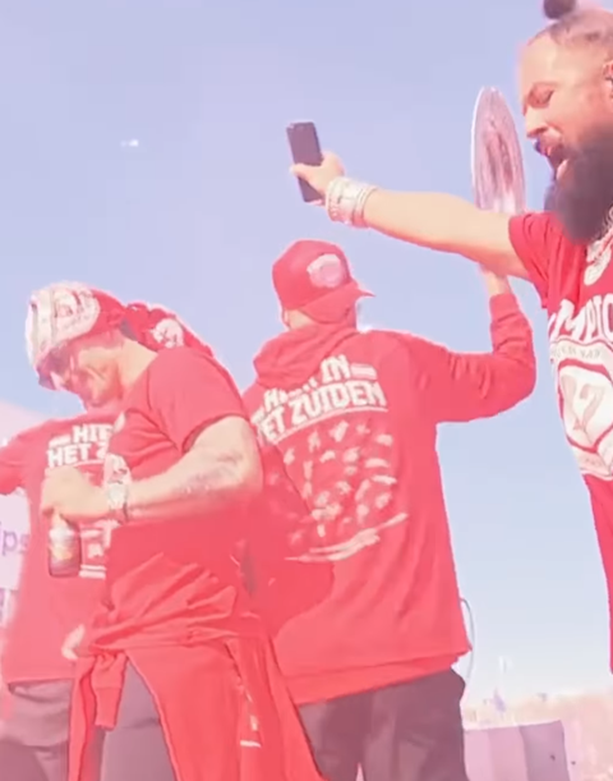 Imagini spectaculoase din Eindhoven: PSV a primit trofeul de campioană! Cum a fost fotografiat Dennis Man