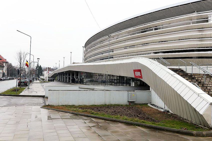 Stadionul din Târgu Jiu, din exterior // foto: GSP