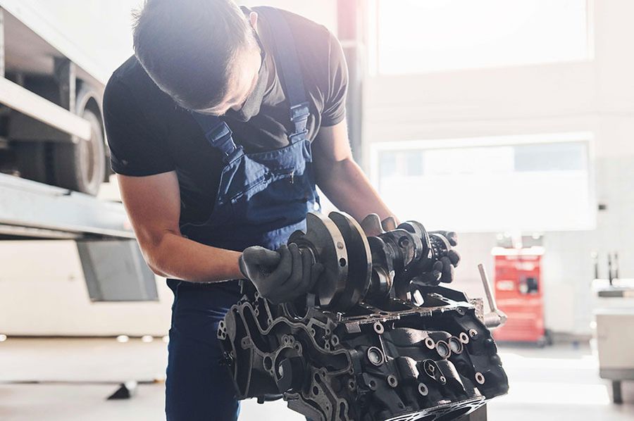 Motorul, mai important decât piesa dintre volan și scaun