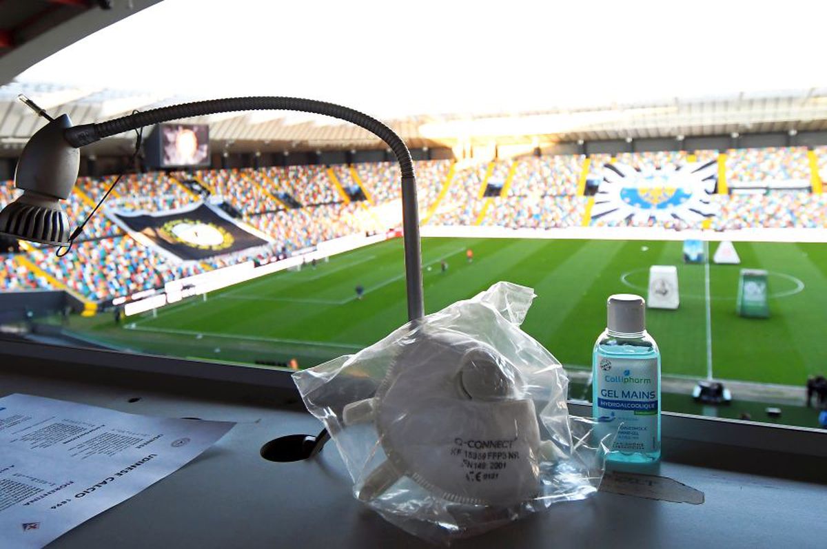 COVID-19. Este iar panică în Serie A: Opt jucători au fost depistați pozitiv cu coronavirus