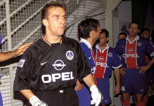 Christophe Revault a evoluat în cariera sa pentru Le Havre, PSG, Stade Rennes și Toulouse