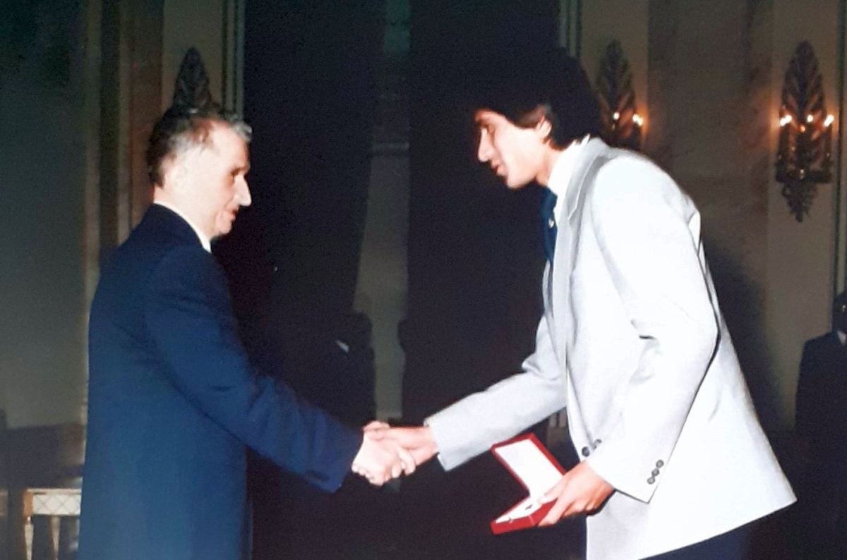 Documente dezarhivate, la 36 de ani de la Sevilla » Ce premii ar fi trebuit să primească inițial „viteziștii”, în loc de ARO + Ceaușescu: „Un loc 1 nu e suficient”