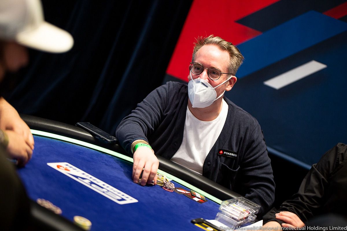 De la vândut bilete în club de noapte, la ambasador al pokerului » Voia să-și achite chiria din poker și acum e as mondial!