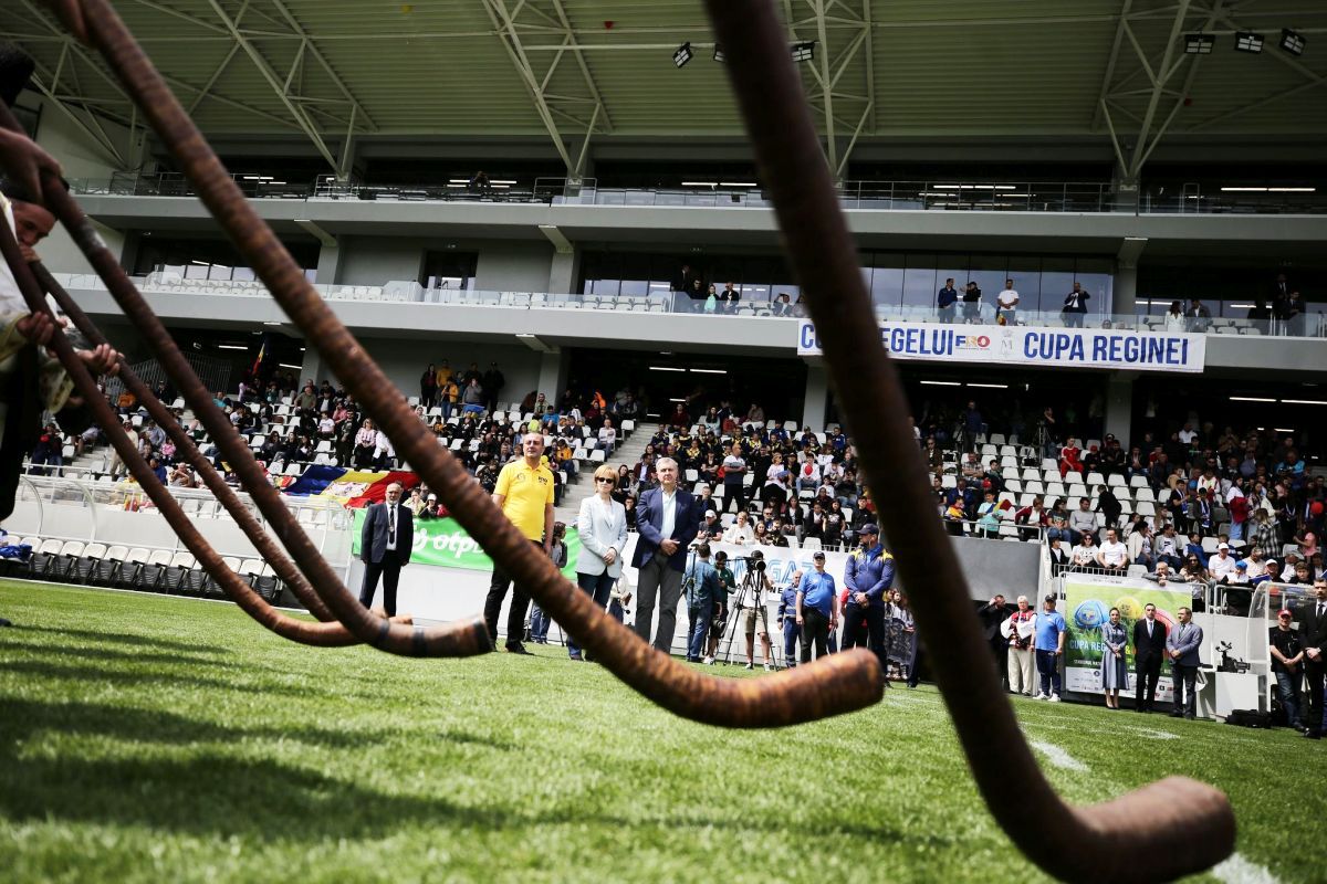 Oina înaintea Ligii 1 pe Arcul de Triumf! » Record de asistență la sportul național al României