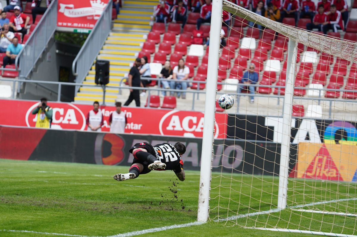 UTA - CS Mioveni 1-0 » Arădenii câștigă ultimul meci „acasă” din acest sezon