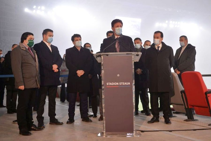 Ludovic Orban, în stânga lui Gică Popescu, prezent la evenimentul de predare al stadionului din Ghencea Ludovic Orban intervine hotărât în scandalul „FCSB în Ghencea”: „Decizia corectă nu poate fi decât una singură”