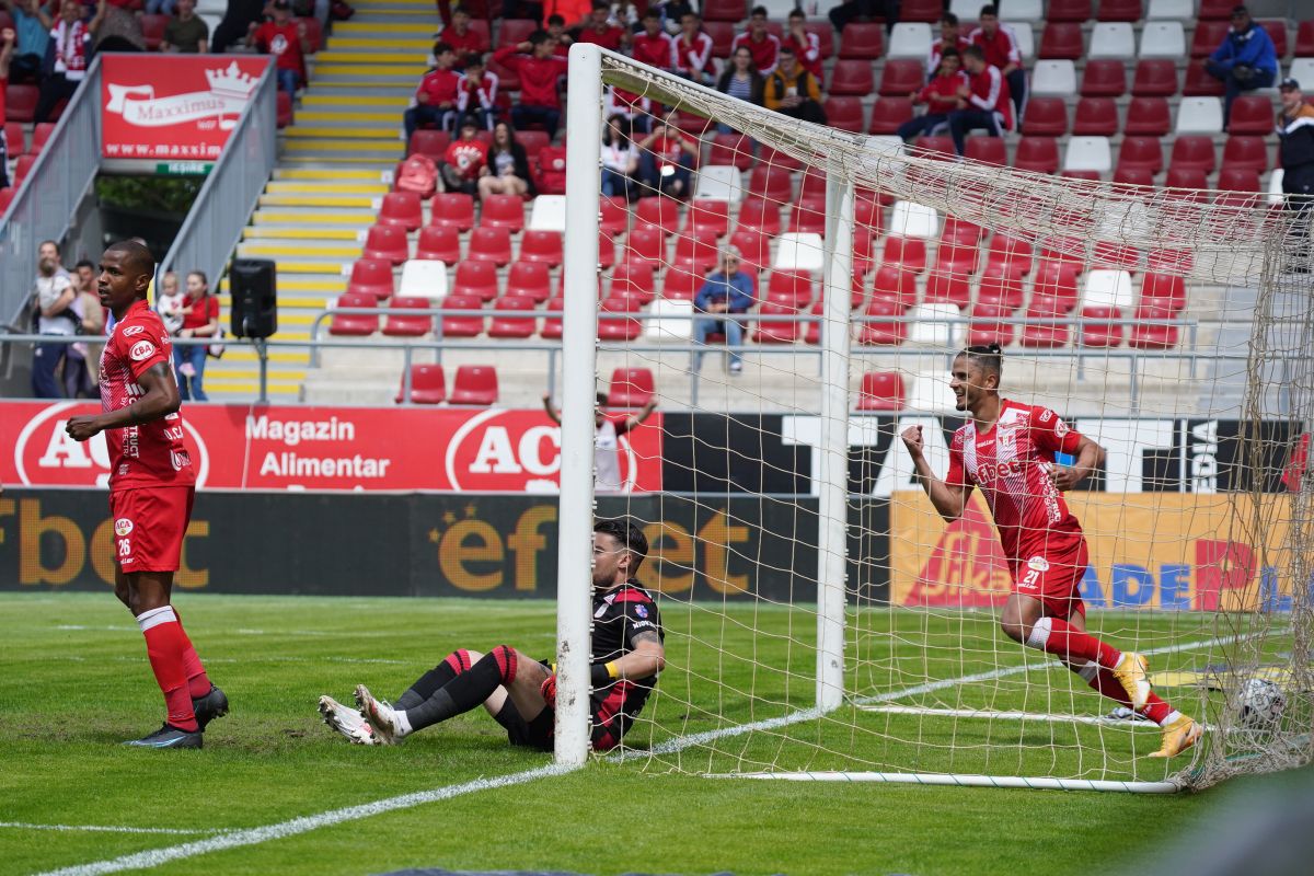 UTA - CS Mioveni 1-0 » Arădenii câștigă ultimul meci „acasă” din acest sezon