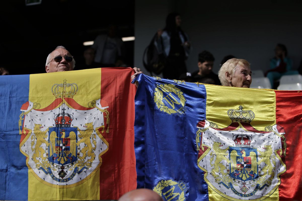 Oina înaintea Ligii 1 pe Arcul de Triumf! » Record de asistență la sportul național al României