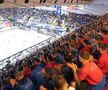 Fotbaliștii de la FCSB au făcut spectacol în Sala Polivalentă, la returul CSM București - Esbjerg / foto: Raed Krishan