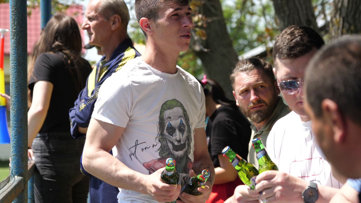 Scandal monstruos, semne obscene și bătaie ca în filmele western! A fost HAOS la Șirna Varnița-Gorgota » Observatorul meciului: „Am luat trei pumni! Nici nu știu de unde au venit”