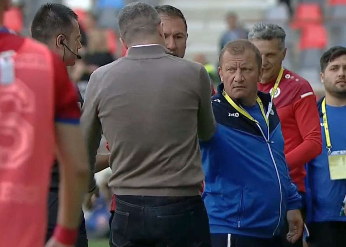 Dorinel Munteanu vs. Daniel Oprița în CSA Steaua - Oțelul