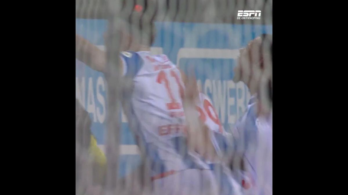 Fostul portar al Barcelonei, gafă incredibilă în ultimul meci de campionat » A lăsat mingea să intre în poartă!