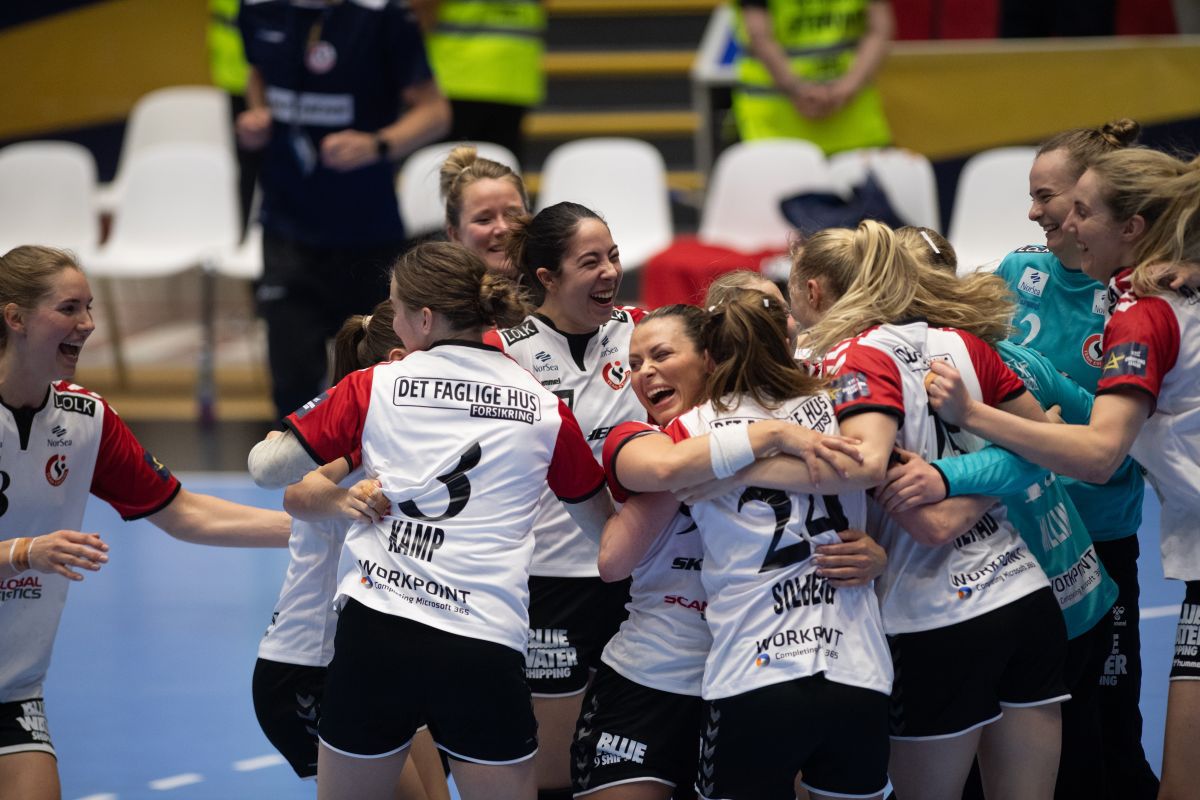 „Tigroaice” în suferință » Imagini surprinse la finalul meciului CSM București - Esbjerg