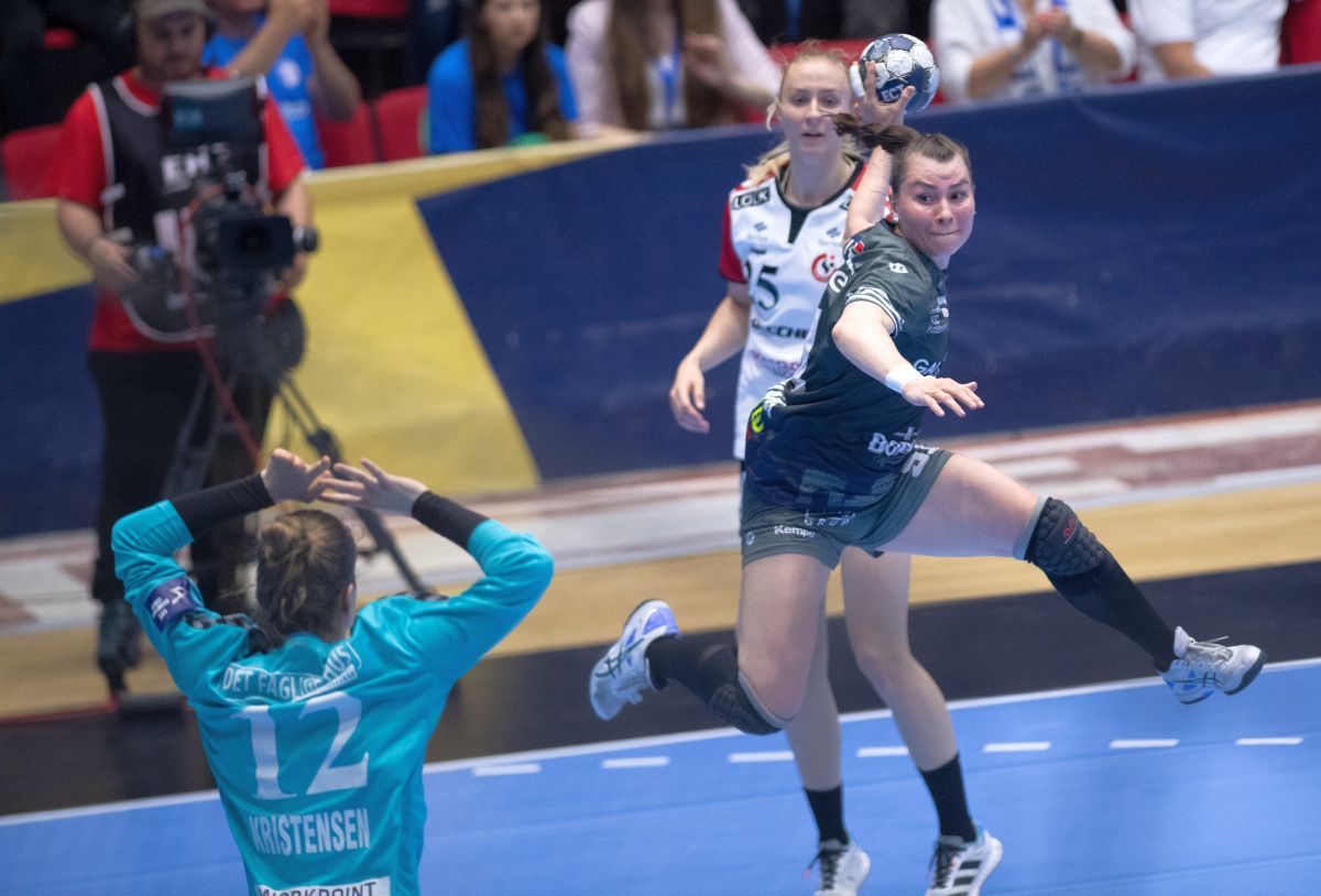 Vis frânt la „Polivalentă” » CSM București ratează Final Four-ul Ligii Campionilor, după o repriză de coșmar cu Esbjerg