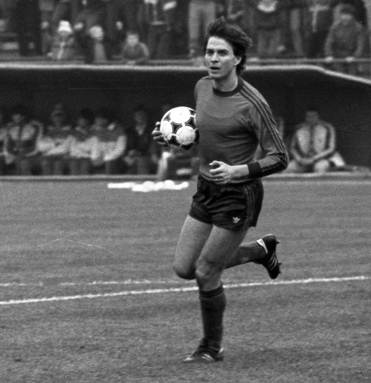 La 37 de ani de când Steaua devenea regina Europei, Gazeta publică un interviu rarisim cu Ion Alecsandrescu