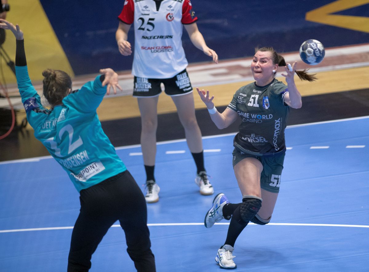 Vis frânt la „Polivalentă” » CSM București ratează Final Four-ul Ligii Campionilor, după o repriză de coșmar cu Esbjerg