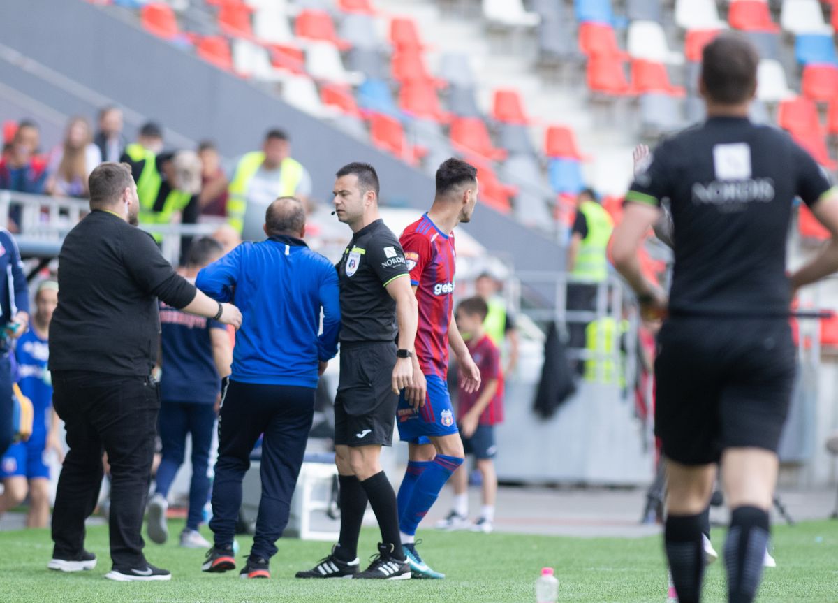 Dorinel Munteanu vs. Daniel Oprița în CSA Steaua - Oțelul