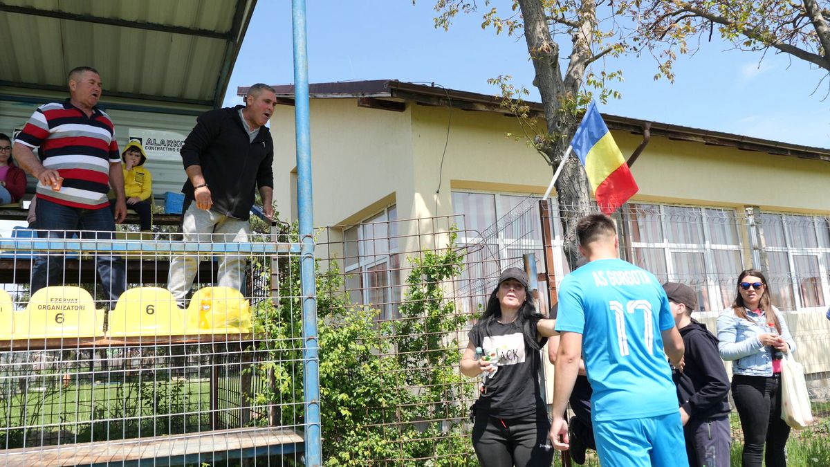 Scandal monstruos, semne obscene și bătaie ca în filmele western! A fost HAOS la Șirna Varnița-Gorgota » Observatorul meciului: „Am luat trei pumni! Nici nu știu de unde au venit”