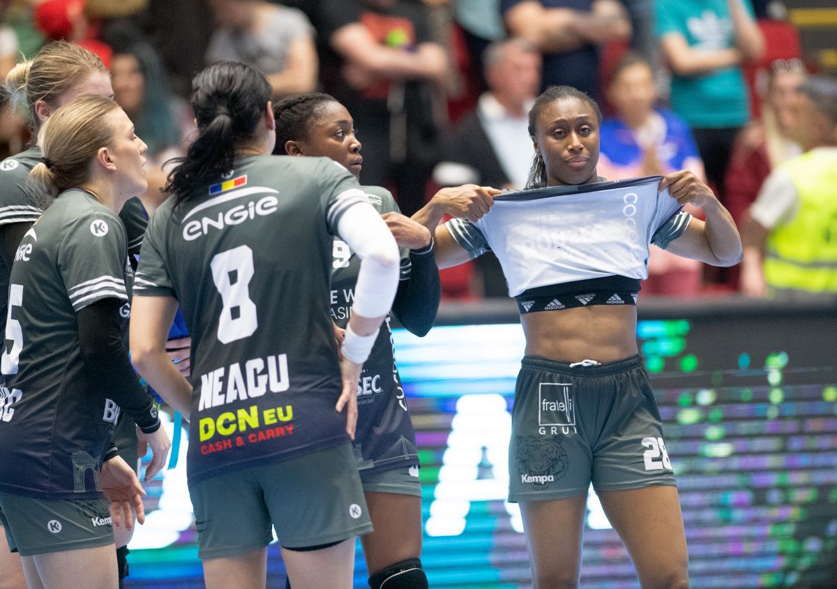 „Tigroaice” în suferință » Imagini surprinse la finalul meciului CSM București - Esbjerg