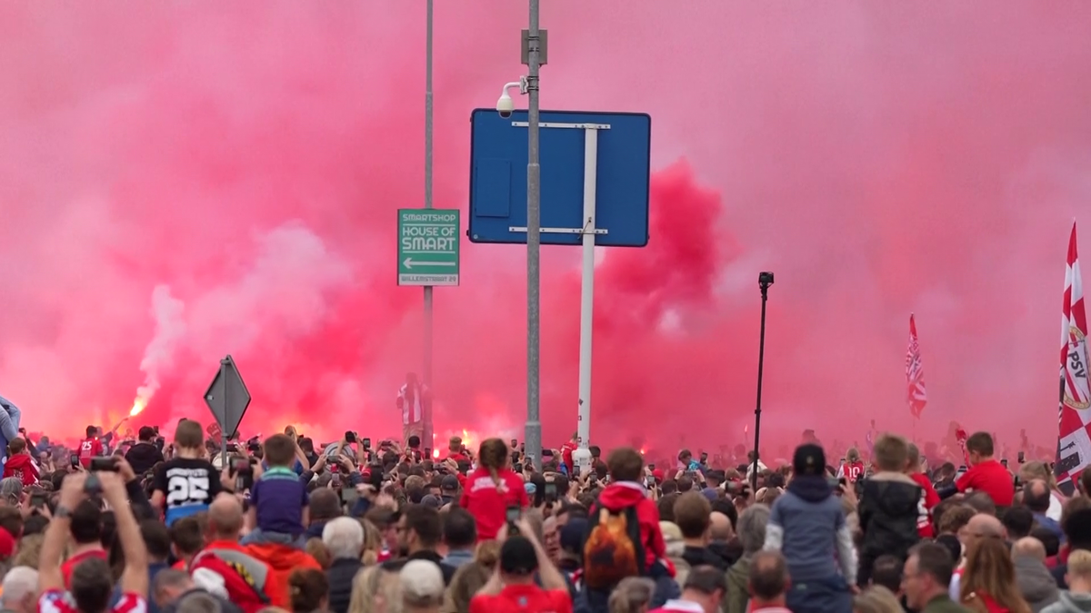 PSV Eindhoven - defilare oras suporteri