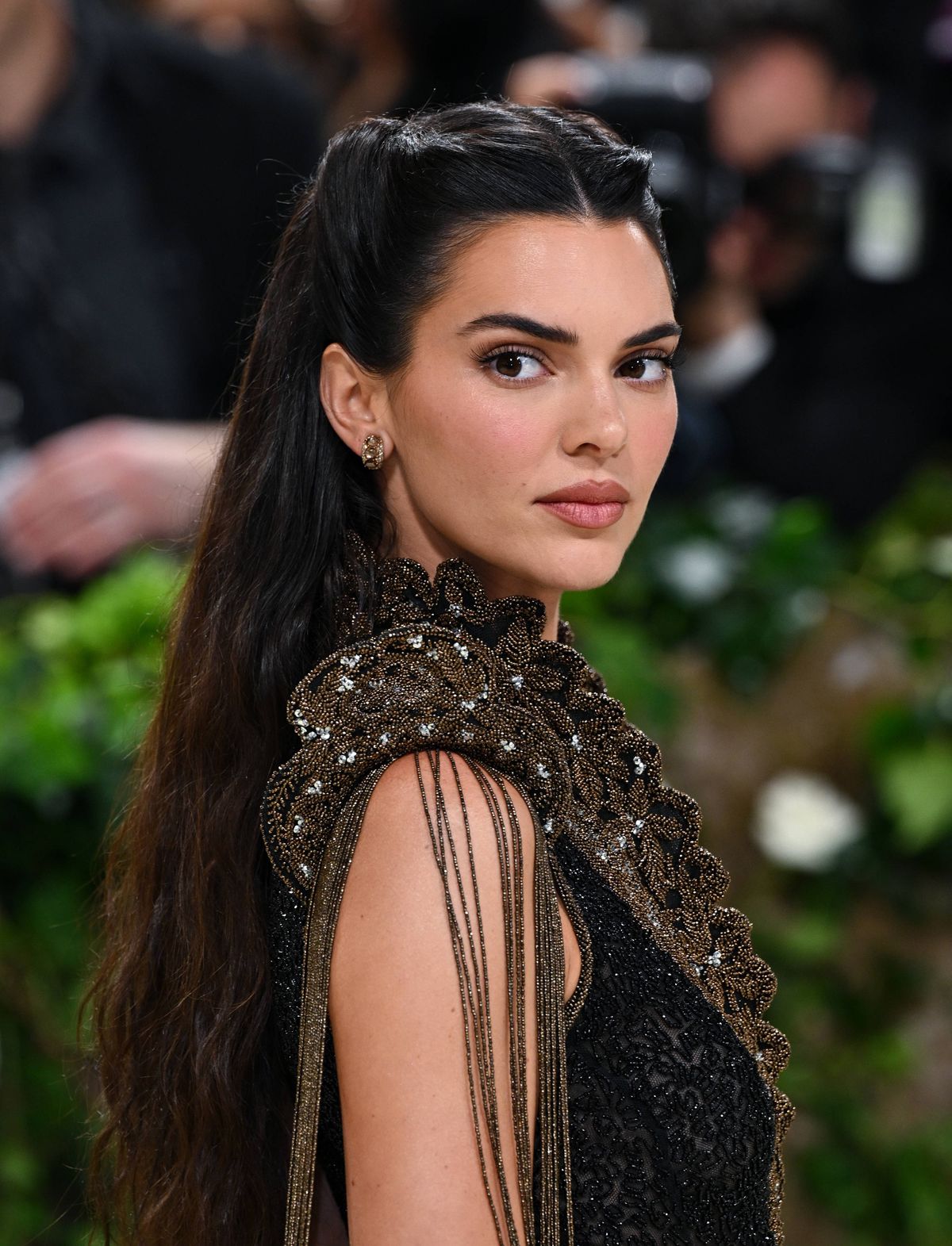 Rochia Serenei Williams a aruncat în aer Met Gala! Sharapova a scos telefonul: „Unde e?”