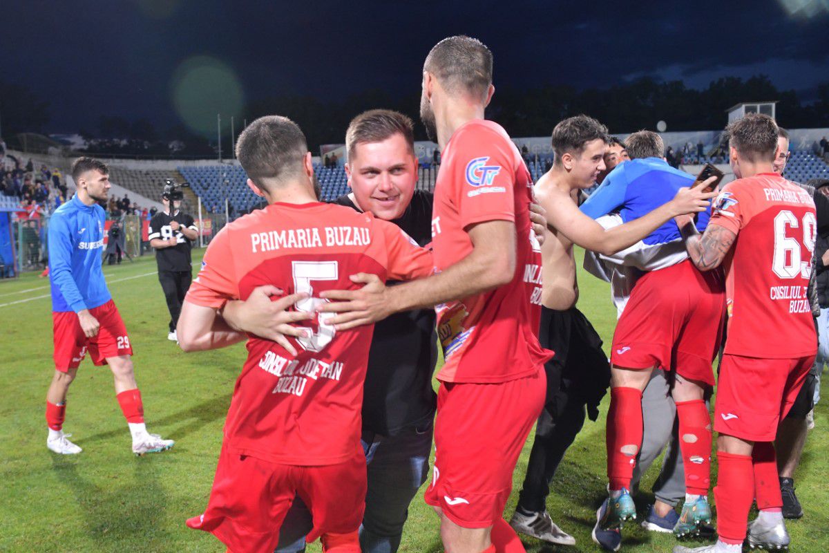 „Ole, ola, Buzăul e în A!” » Eroii buzoienilor au oferit primele reacții după promovarea în Superligă: „De vis! Cel mai frumos moment din cariera mea”