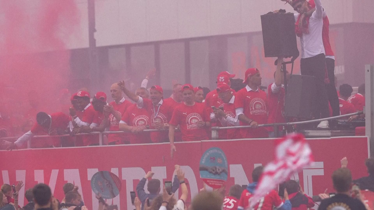 PSV Eindhoven - defilare oras suporteri