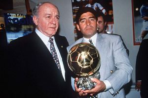 S-a găsit Balonul de Aur al lui Diego Maradona! Cu cât s-ar putea vinde trofeul la licitația din 6 iunie!