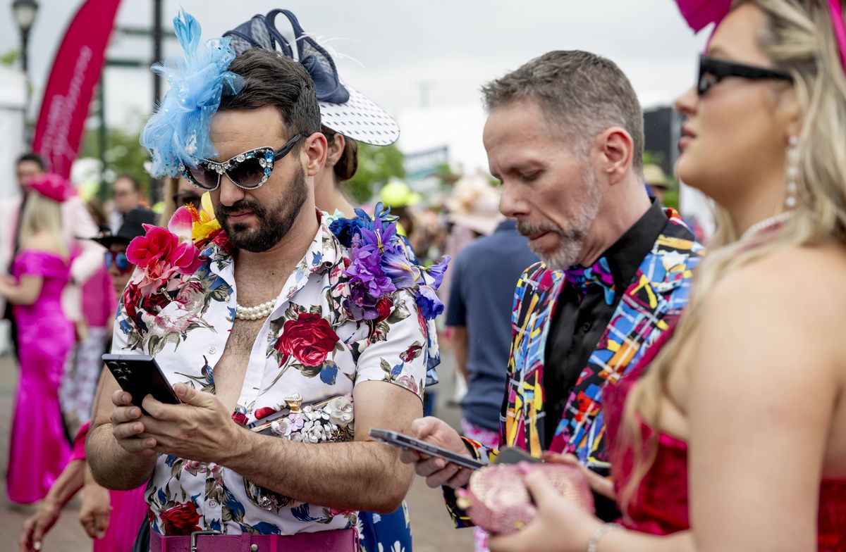 Evenimentul de sport care a zguduit America în week-end » 130.000 de cocktailuri vândute în pahare aurii, într-o singură zi! Cât costă specialitatea