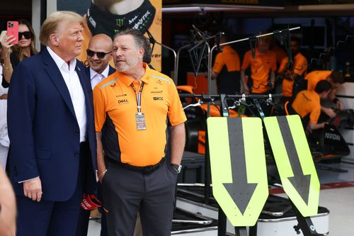 Donald Trump a fost în garajul McLaren FOTO: Imago